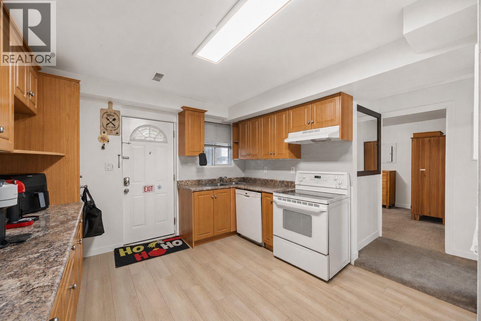 1457 SE Marine Drive, Vancouver, British Columbia  V5P 2R3 - Photo 2 - R3141105