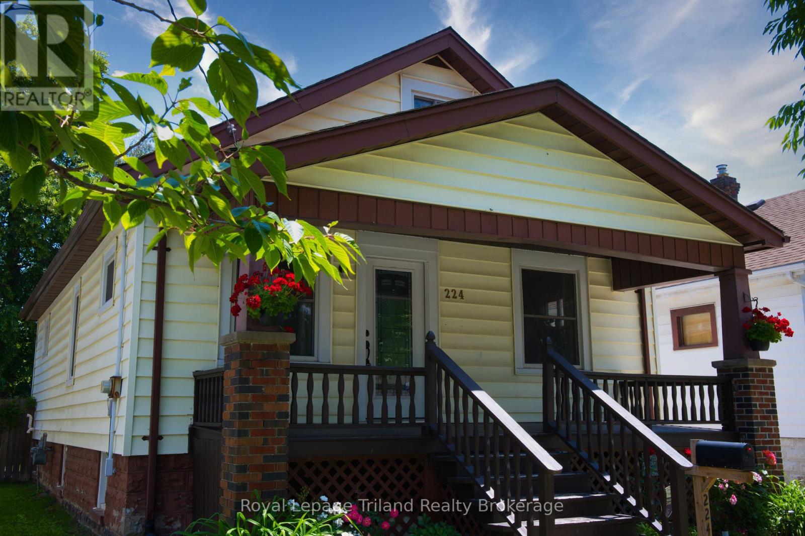 224 Harkness Street, Sarnia, Ontario  N7T 3H4 - Photo 2 - X13503402
