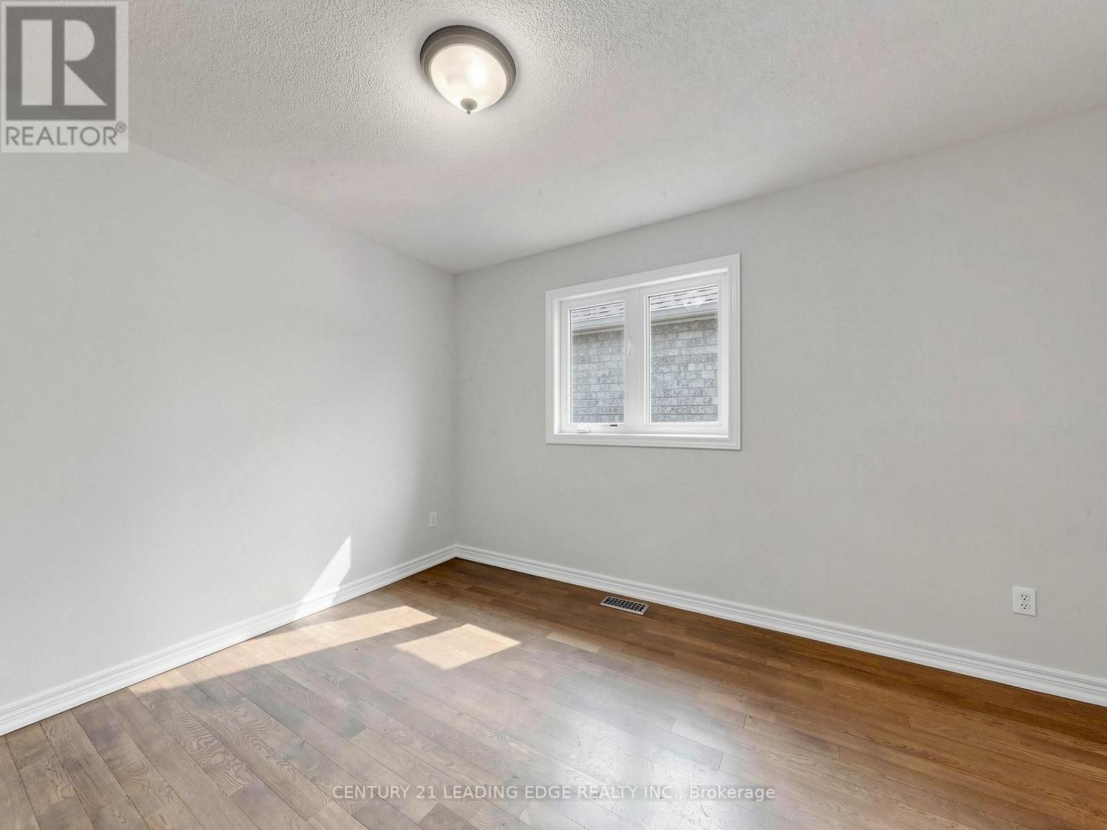 24 Saltspring Drive, Markham, Ontario  L6E 2H1 - Photo 25 - N13503408