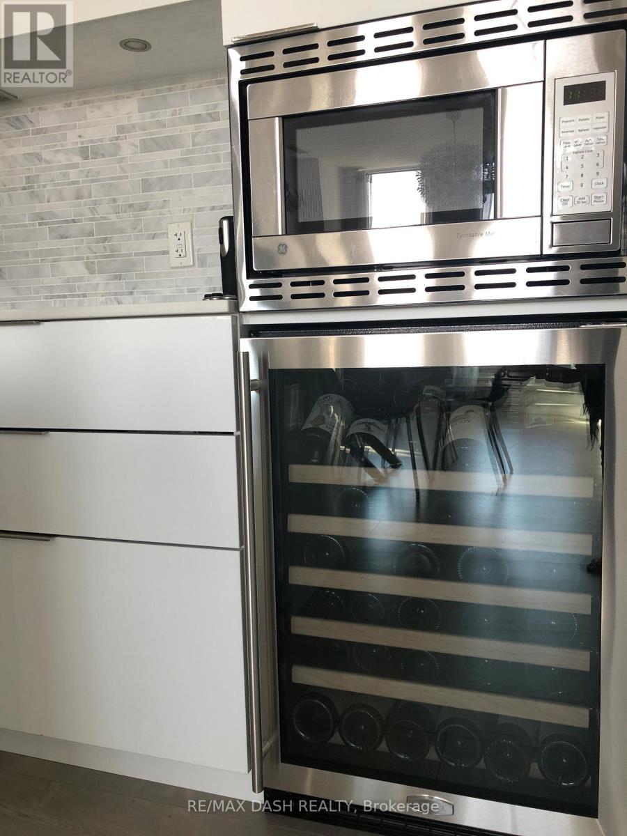204 - 110 Marine Parade Drive, Toronto, Ontario  M8V 0A3 - Photo 3 - W13503404