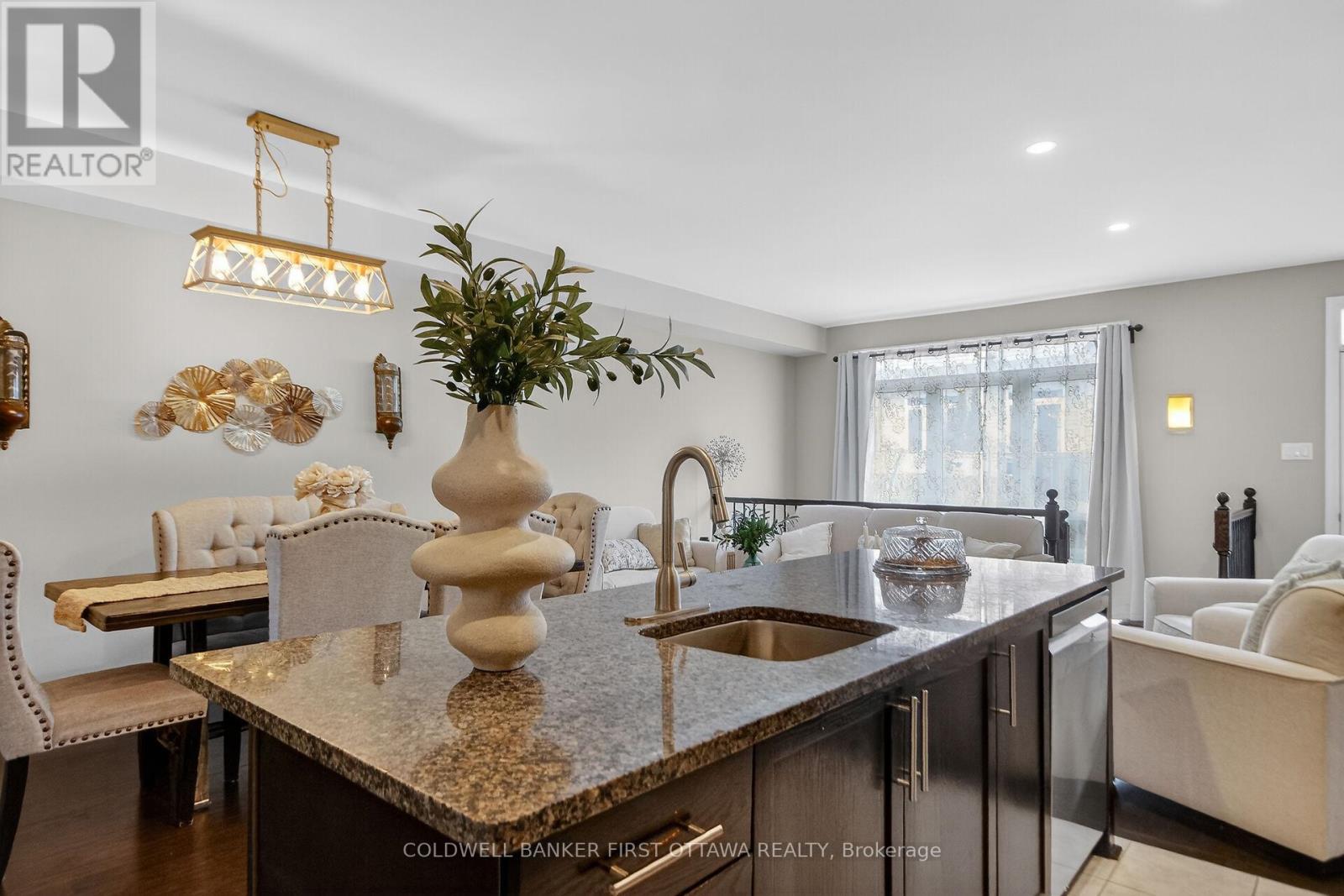 906 Littlerock Street, Ottawa, Ontario  K1T 0N2 - Photo 14 - X13503466