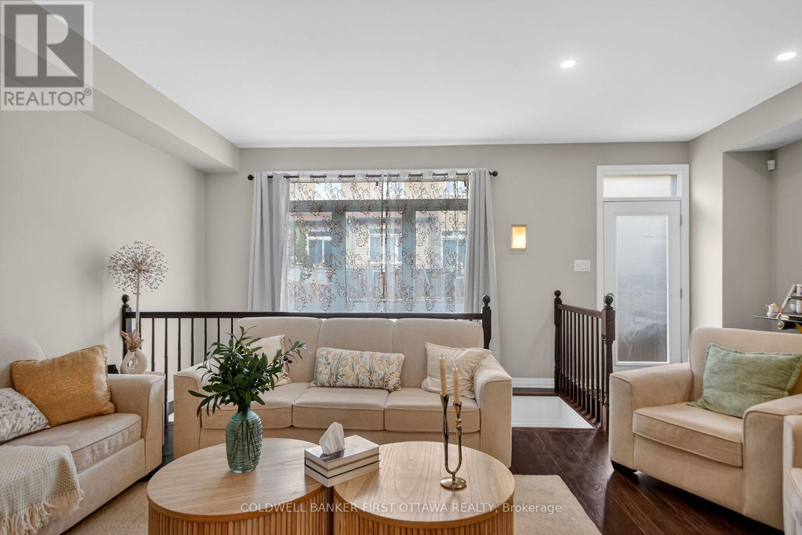 906 Littlerock Street, Ottawa, Ontario  K1T 0N2 - Photo 6 - X13503466