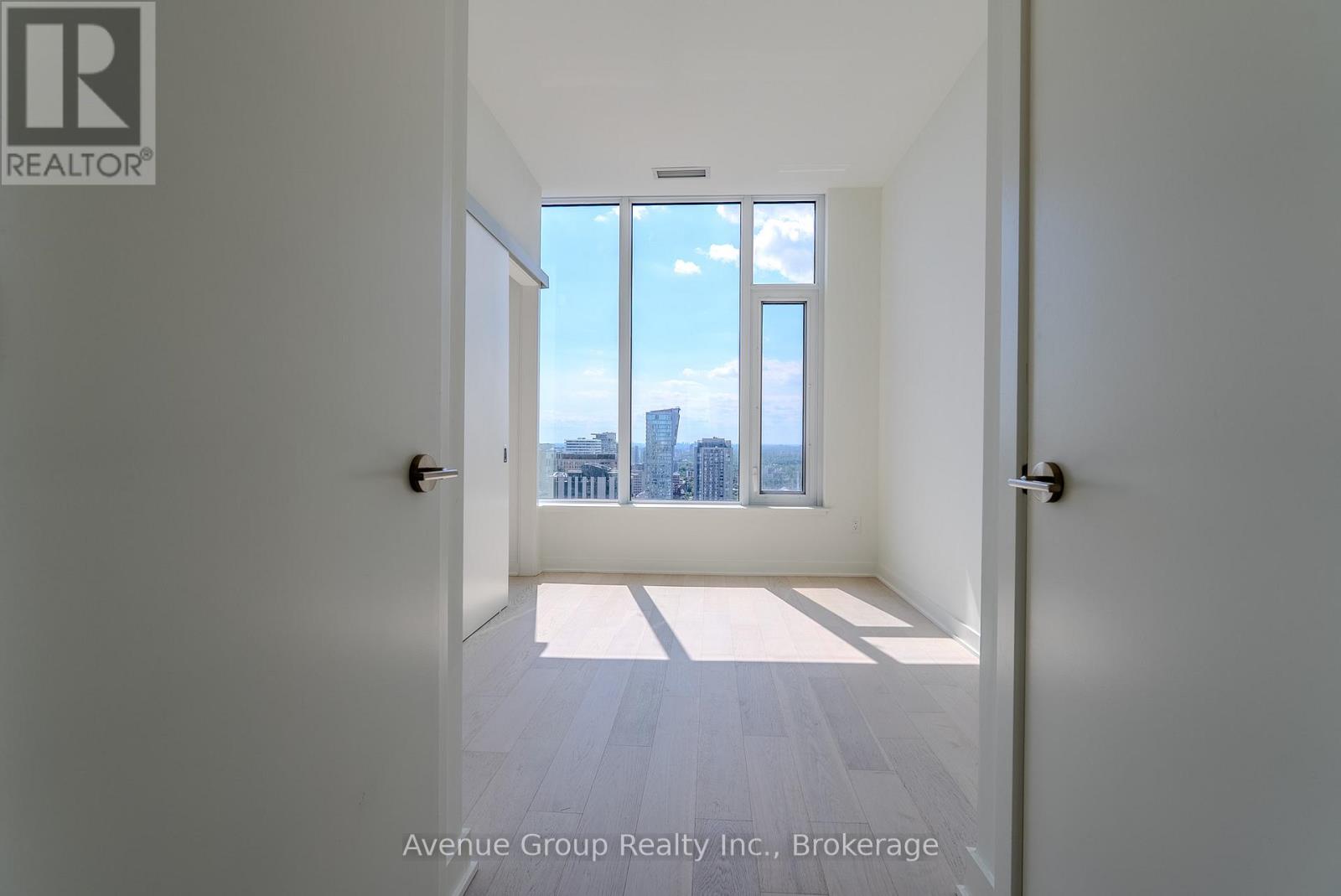 2812 - 11 Yorkville Avenue, Toronto, Ontario  M4W 0B7 - Photo 12 - C13503430