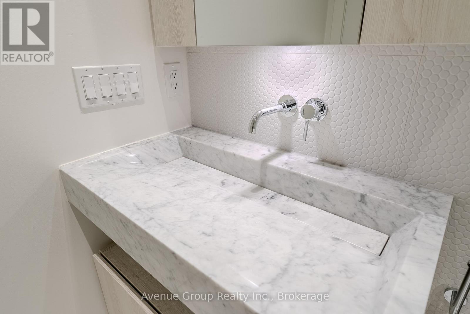 2812 - 11 Yorkville Avenue, Toronto, Ontario  M4W 0B7 - Photo 17 - C13503430