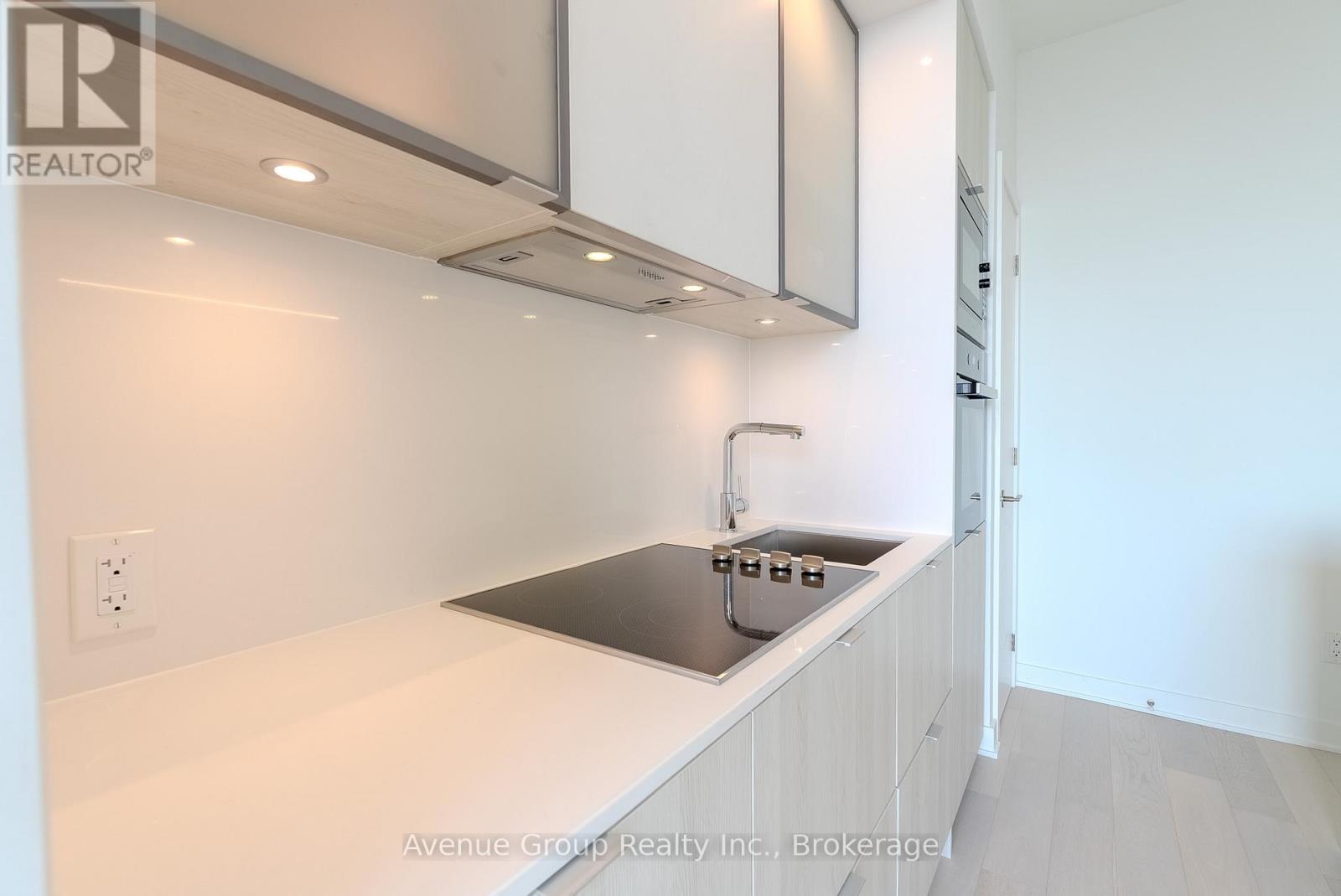 2812 - 11 Yorkville Avenue, Toronto, Ontario  M4W 0B7 - Photo 7 - C13503430