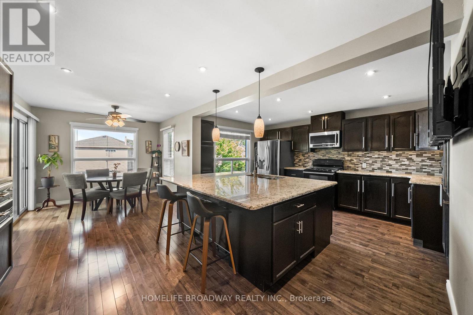 64 Bonnycastle Drive, Clarington, Ontario  L1C 4S8 - Photo 13 - E13503432