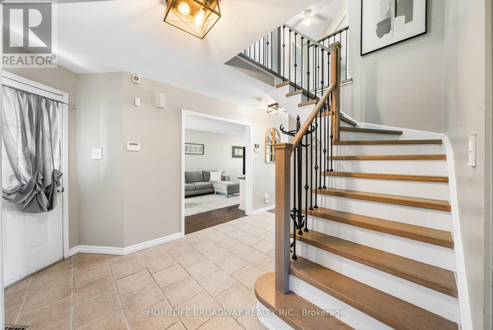 64 Bonnycastle Drive, Clarington, Ontario  L1C 4S8 - Photo 3 - E13503432