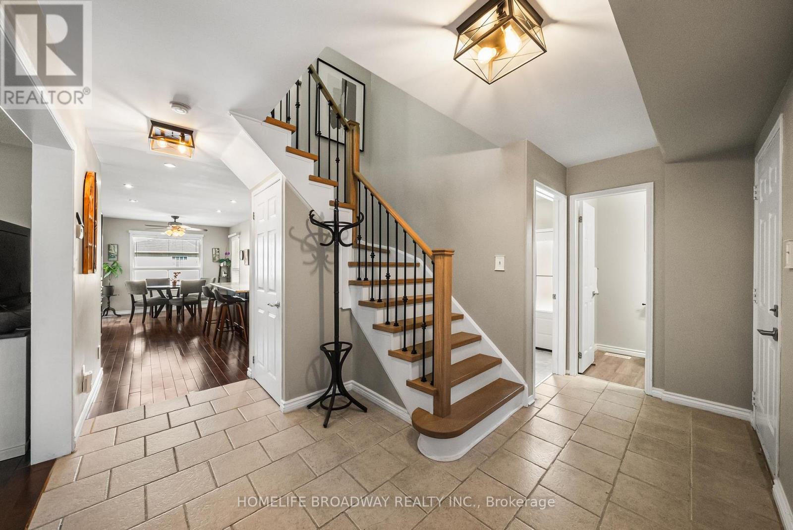 64 Bonnycastle Drive, Clarington, Ontario  L1C 4S8 - Photo 4 - E13503432