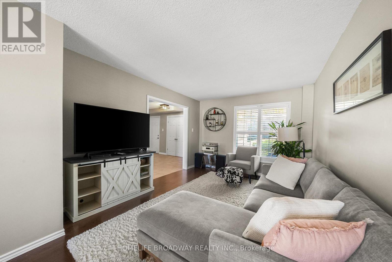 64 Bonnycastle Drive, Clarington, Ontario  L1C 4S8 - Photo 9 - E13503432