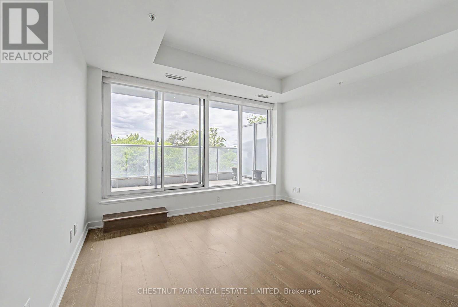 Lph3 - 1960 Queen Street E, Toronto, Ontario  M4L 1H8 - Photo 12 - E13503436