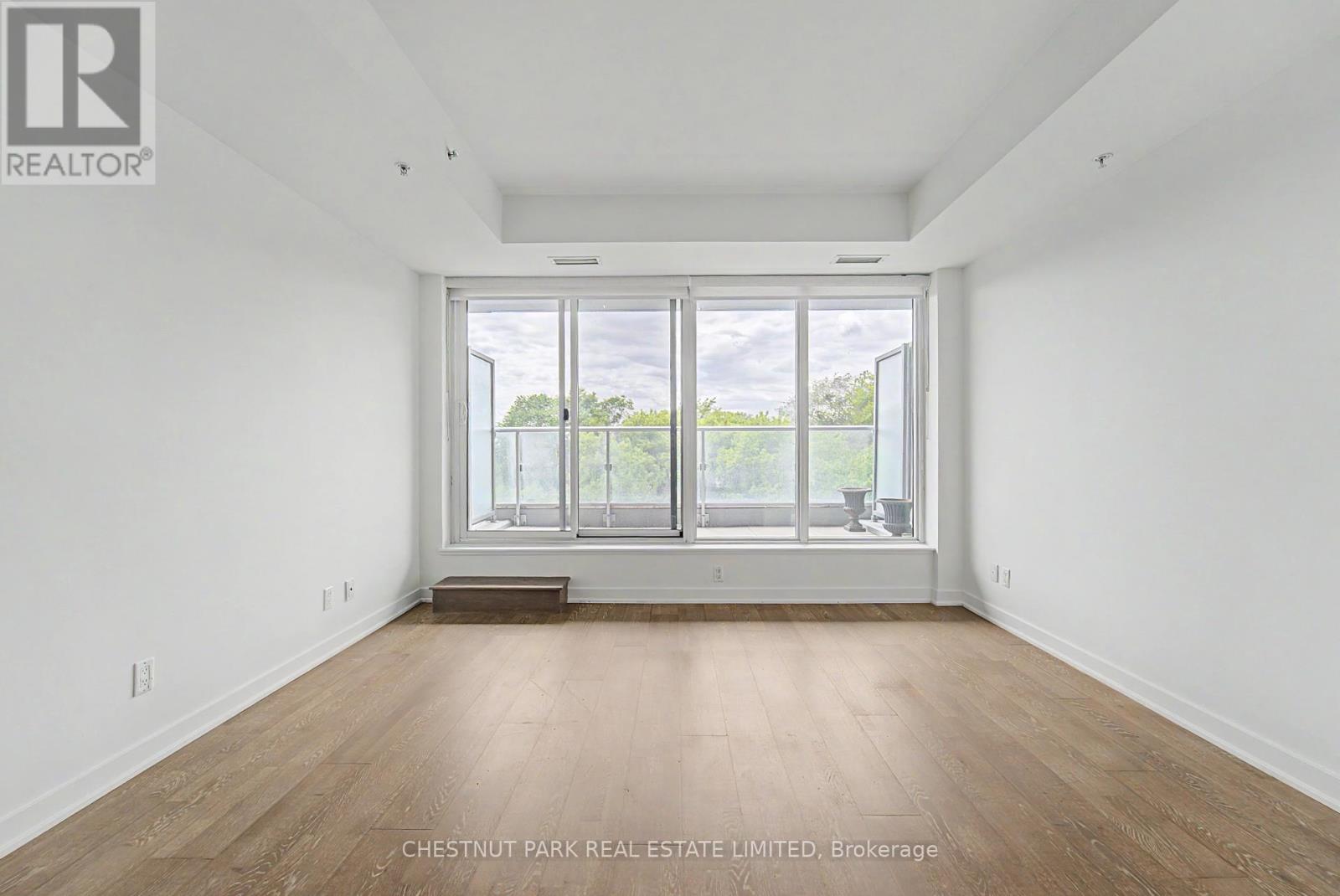 Lph3 - 1960 Queen Street E, Toronto, Ontario  M4L 1H8 - Photo 13 - E13503436