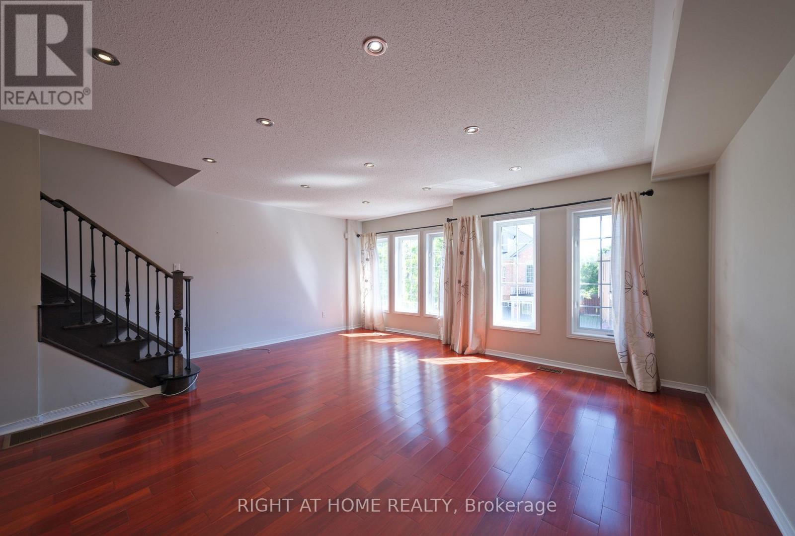 38 Warrington Way, Markham, Ontario  L6C 0B8 - Photo 6 - N13503428