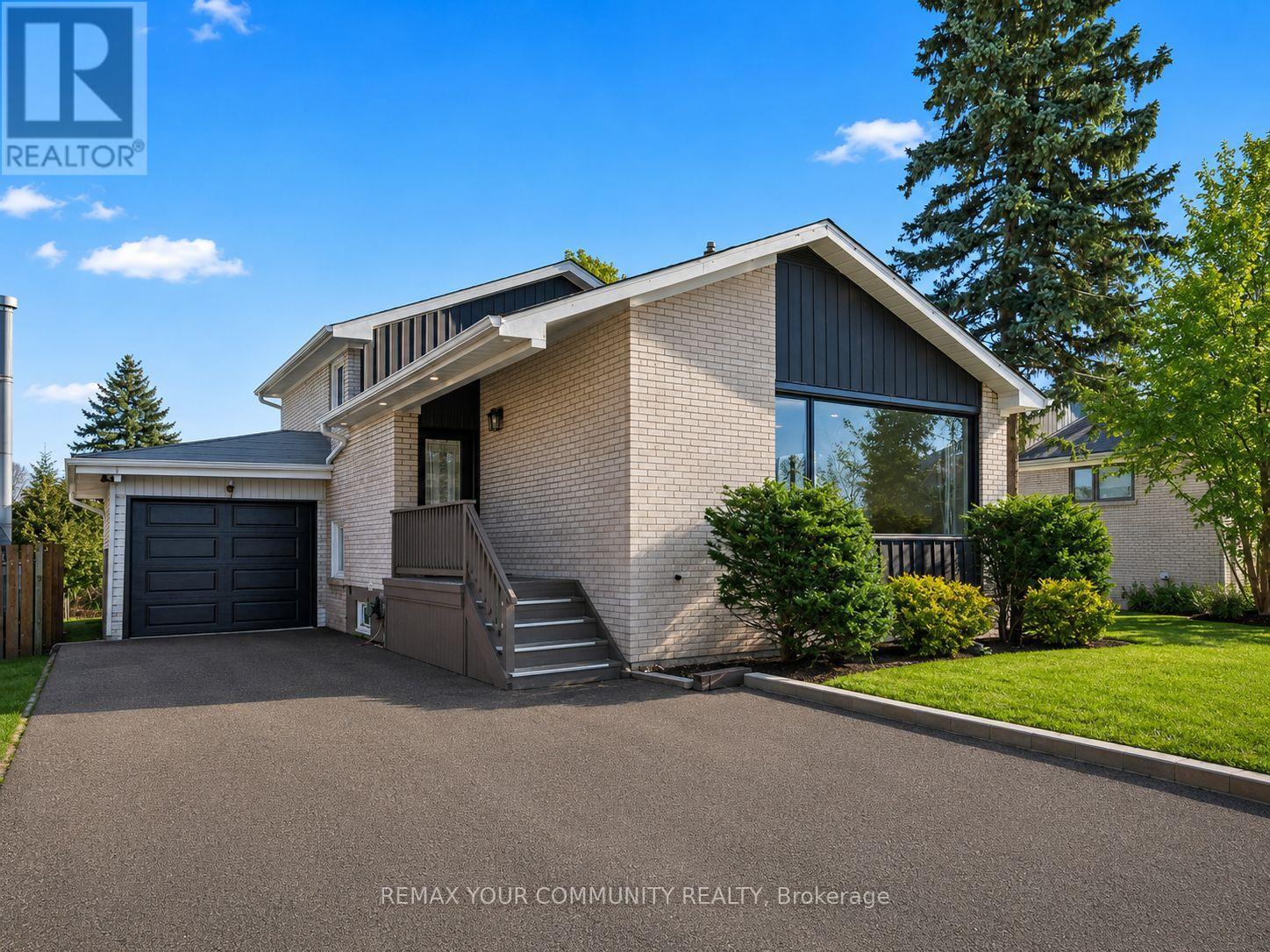 Main - 11 Webster Drive, Aurora, Ontario  L4G 2A4 - Photo 2 - N13503460