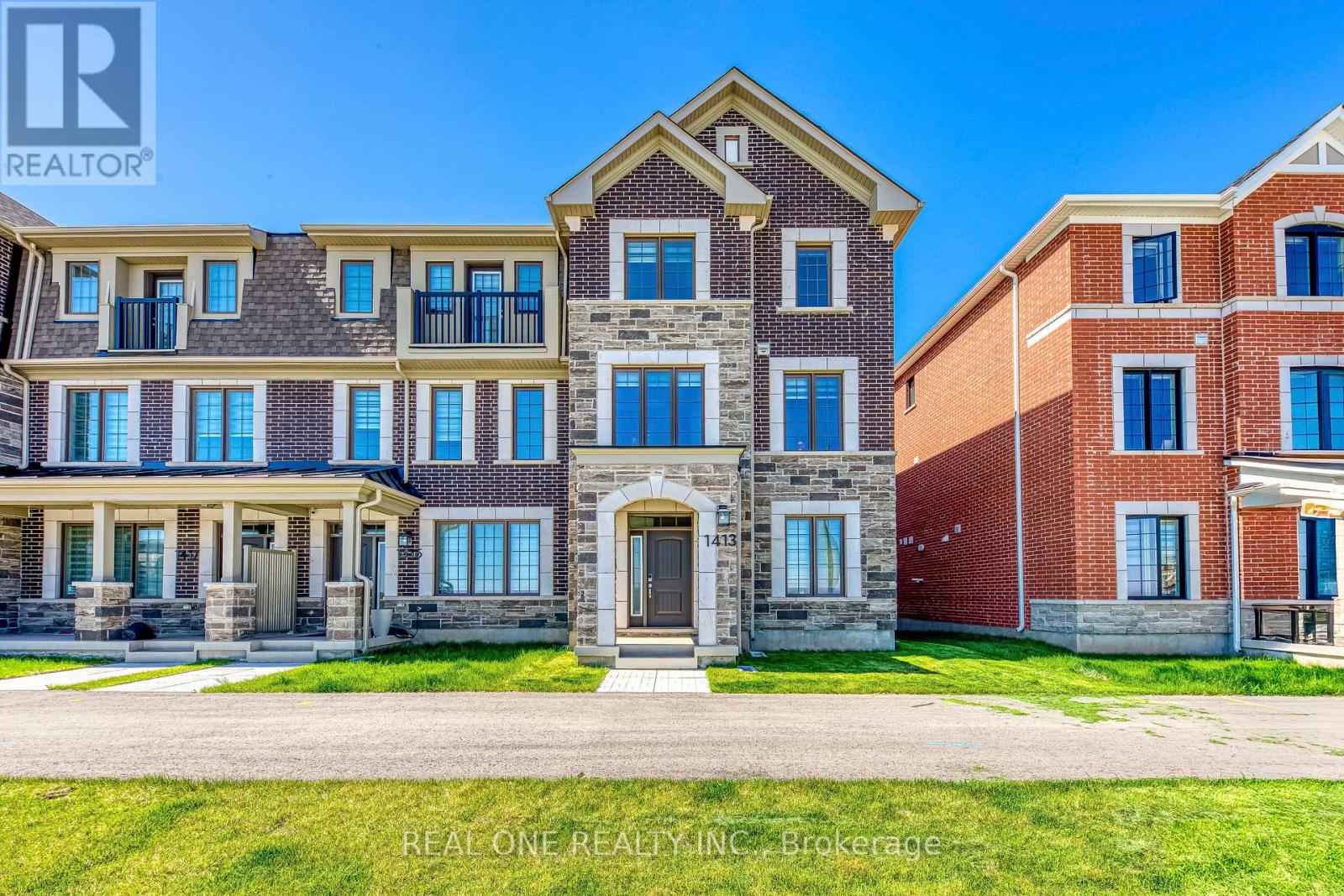 1413 William Halton Parkway, Oakville, Ontario  L6M 5N8 - Photo 2 - W13503452