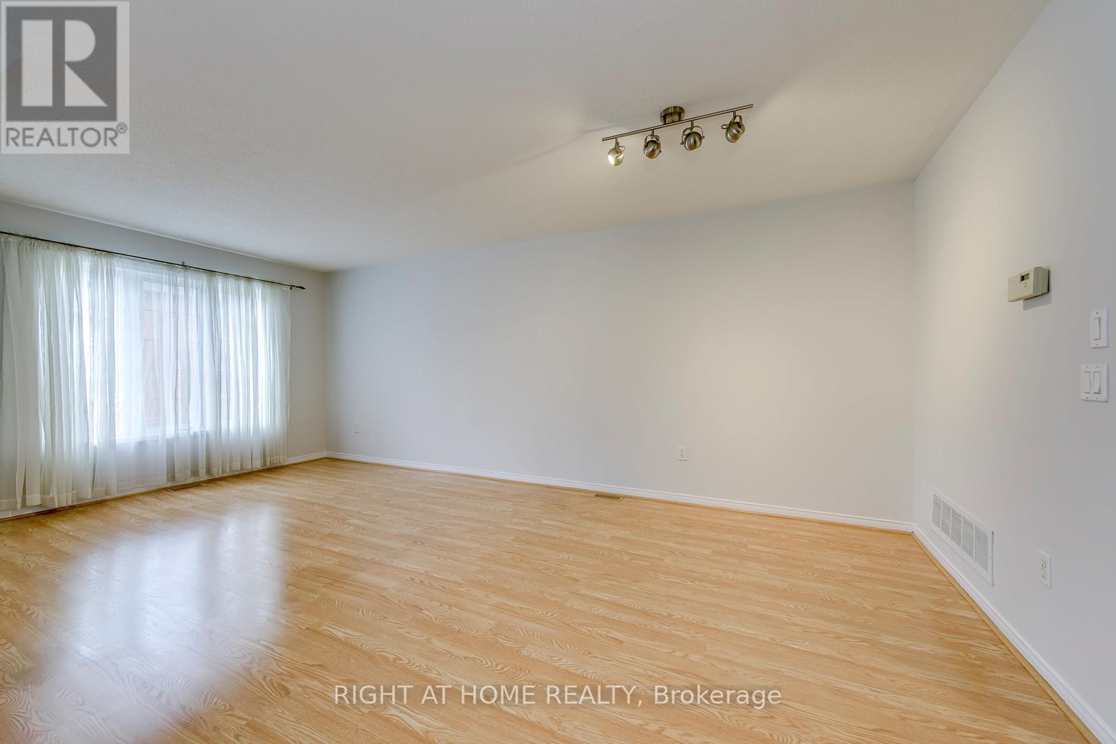 38 - 38 Fairview Road W, Mississauga, Ontario  L5B 4J8 - Photo 10 - W13503454