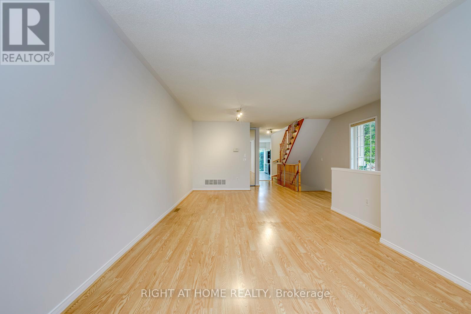 38 - 38 Fairview Road W, Mississauga, Ontario  L5B 4J8 - Photo 12 - W13503454