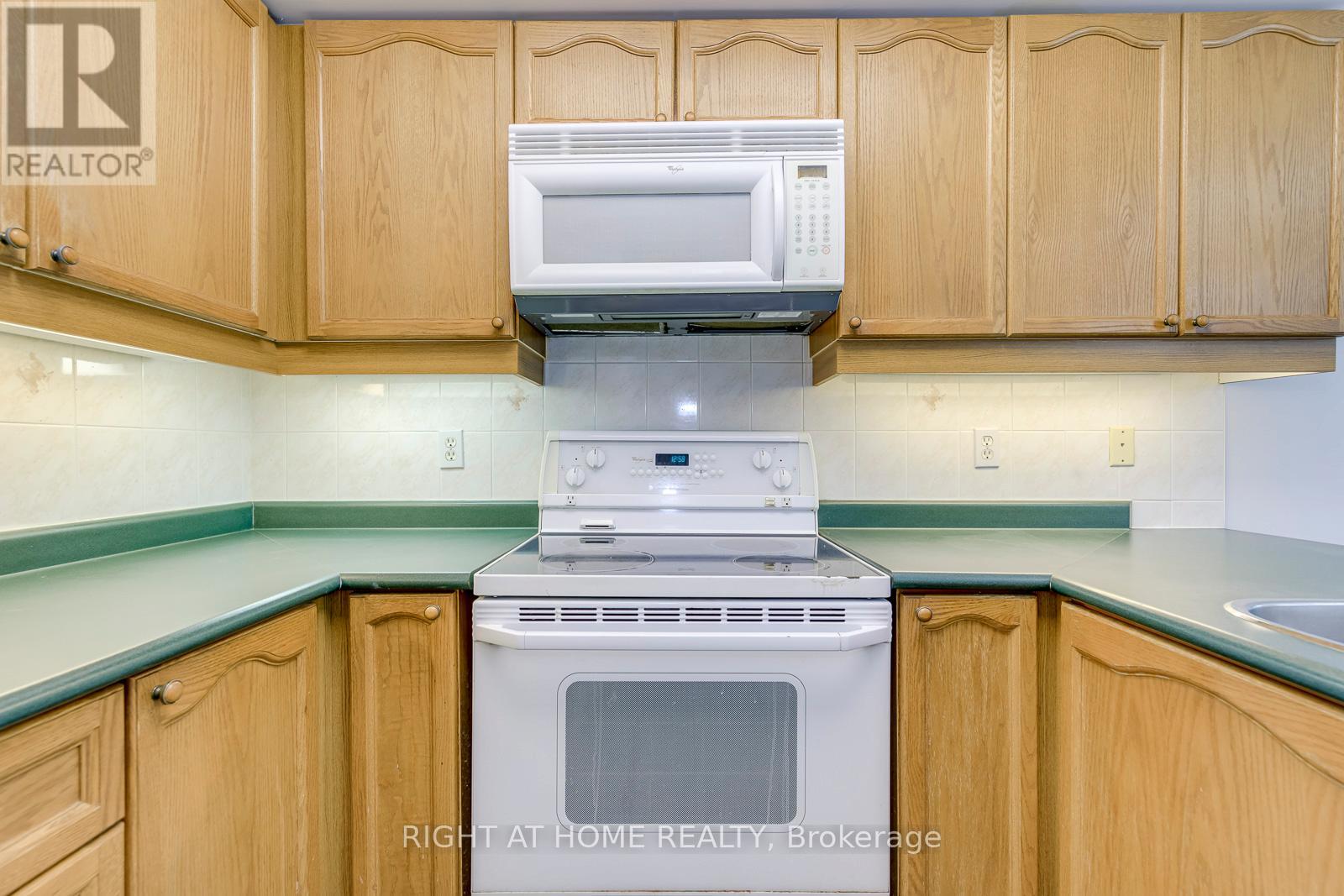 38 - 38 Fairview Road W, Mississauga, Ontario  L5B 4J8 - Photo 18 - W13503454