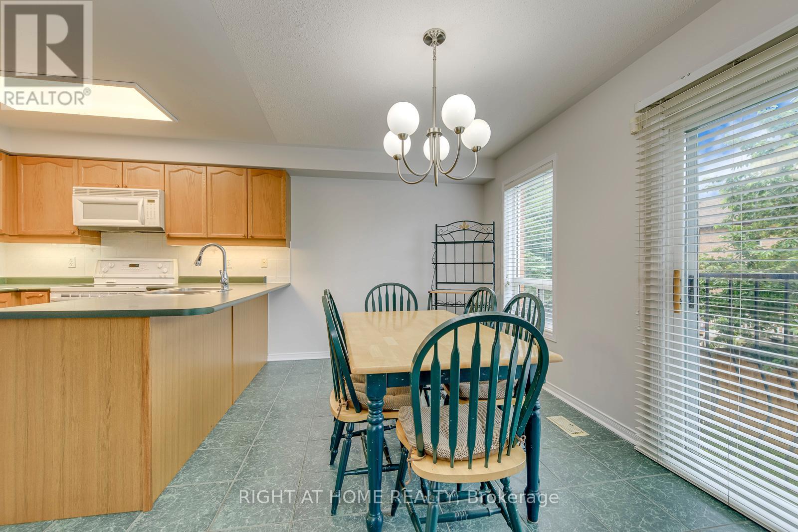 38 - 38 Fairview Road W, Mississauga, Ontario  L5B 4J8 - Photo 21 - W13503454