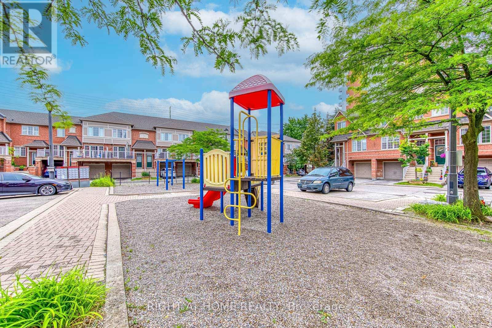 38 - 38 Fairview Road W, Mississauga, Ontario  L5B 4J8 - Photo 6 - W13503454