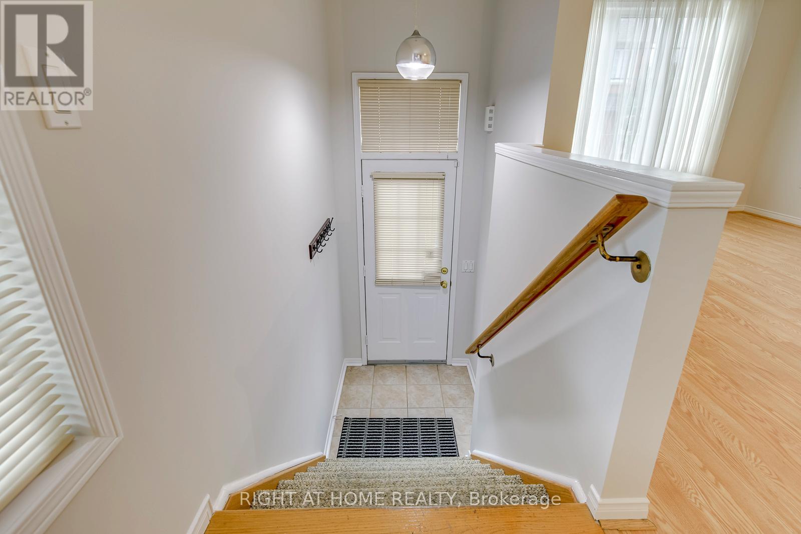 38 - 38 Fairview Road W, Mississauga, Ontario  L5B 4J8 - Photo 8 - W13503454