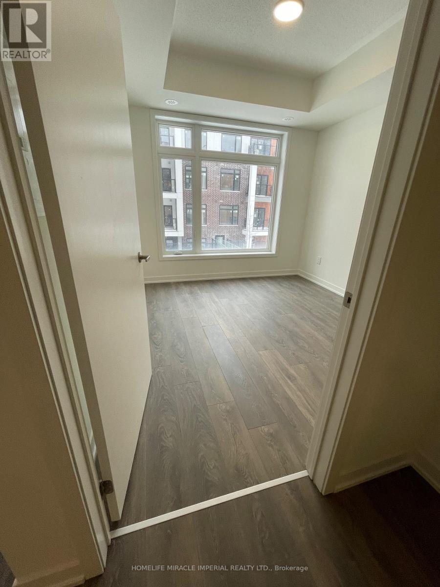 206 - 120 Canon Jackson Drive, Toronto, Ontario  M6M 0B8 - Photo 8 - W13503456