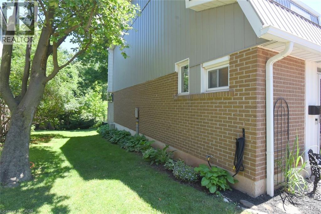 459 Woodview Road Unit# 8, Burlington, Ontario  L7N 2Z9 - Photo 2 - 40844029