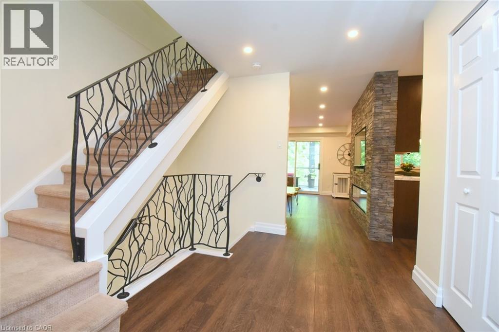 459 Woodview Road Unit# 8, Burlington, Ontario  L7N 2Z9 - Photo 3 - 40844029