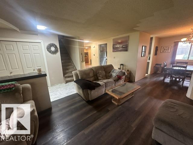 25 Westwood Dr, St. Albert, Alberta  T8N 3E3 - Photo 4 - E4496334