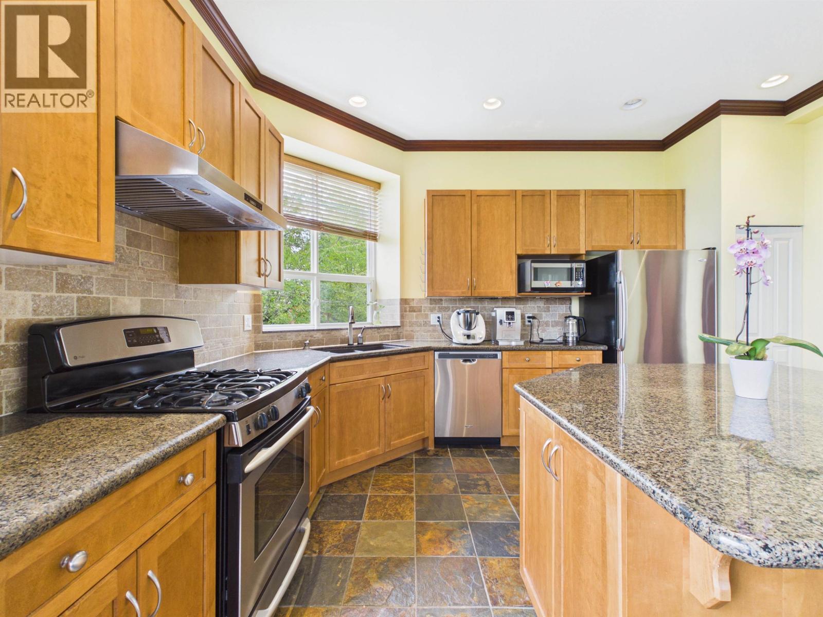 23 Fernway Drive, Port Moody, British Columbia  V3H 5H7 - Photo 8 - R3141103