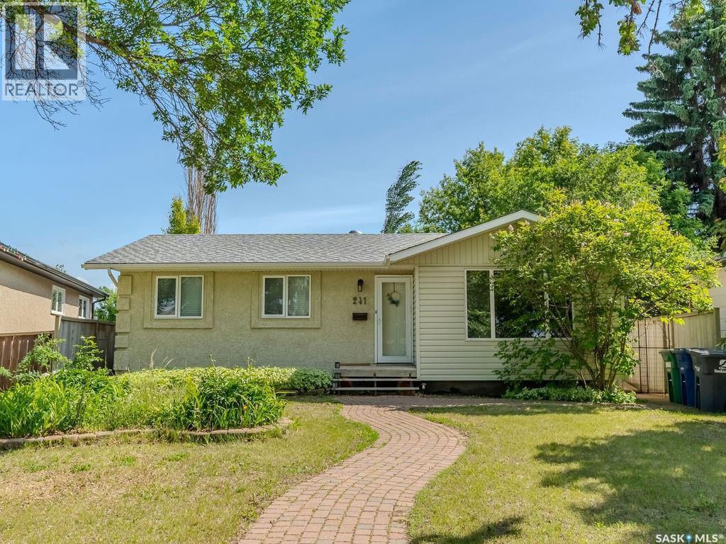 241 Laurentian Drive, Saskatoon, Saskatchewan  S7H 4R8 - Photo 1 - SK040925