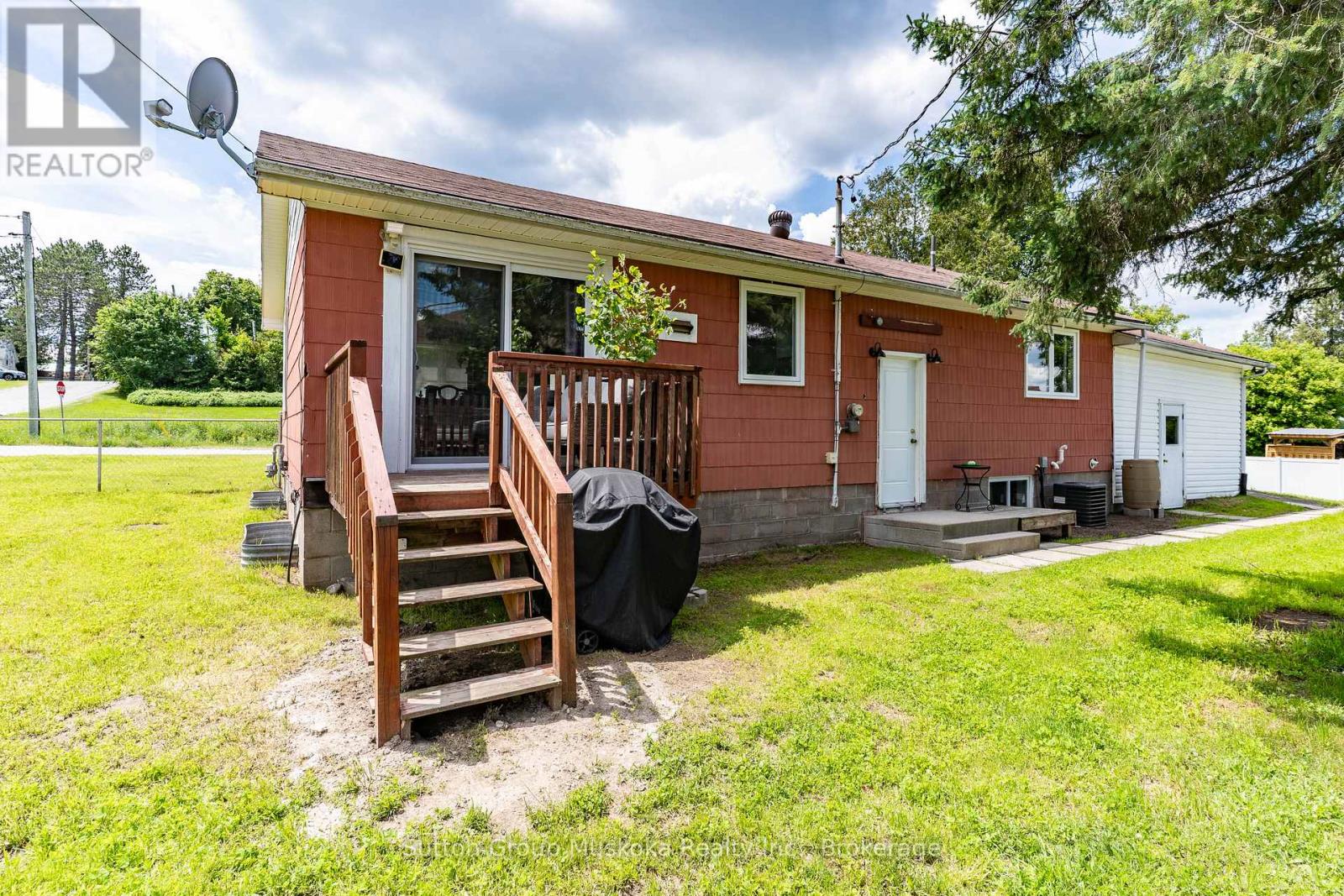 146 Simpson Street, Burk's Falls, Ontario  P0A 1C0 - Photo 3 - X13503602