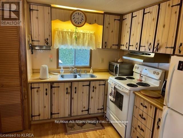 11 Beverly Road, Kawartha Lakes, Ontario  L0B 1K0 - Photo 10 - X13503590