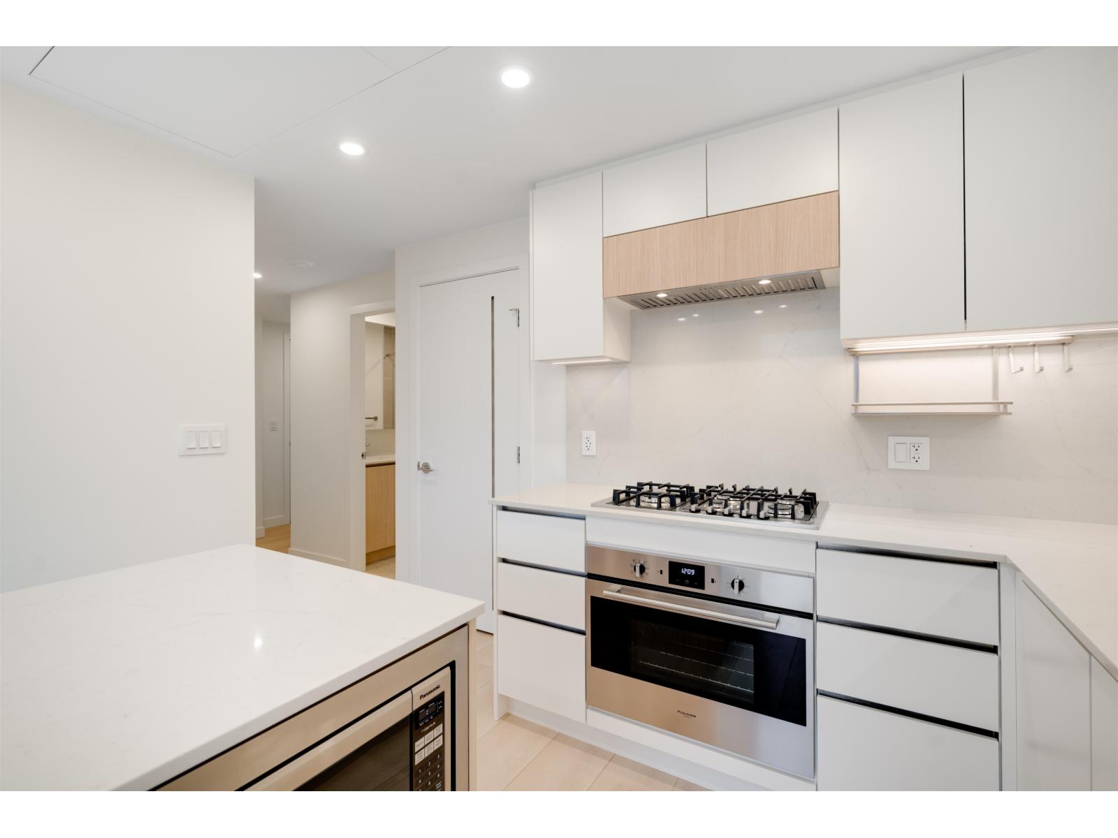 808 13572 98a Avenue, Surrey, British Columbia  V3T 0X1 - Photo 11 - R3141186