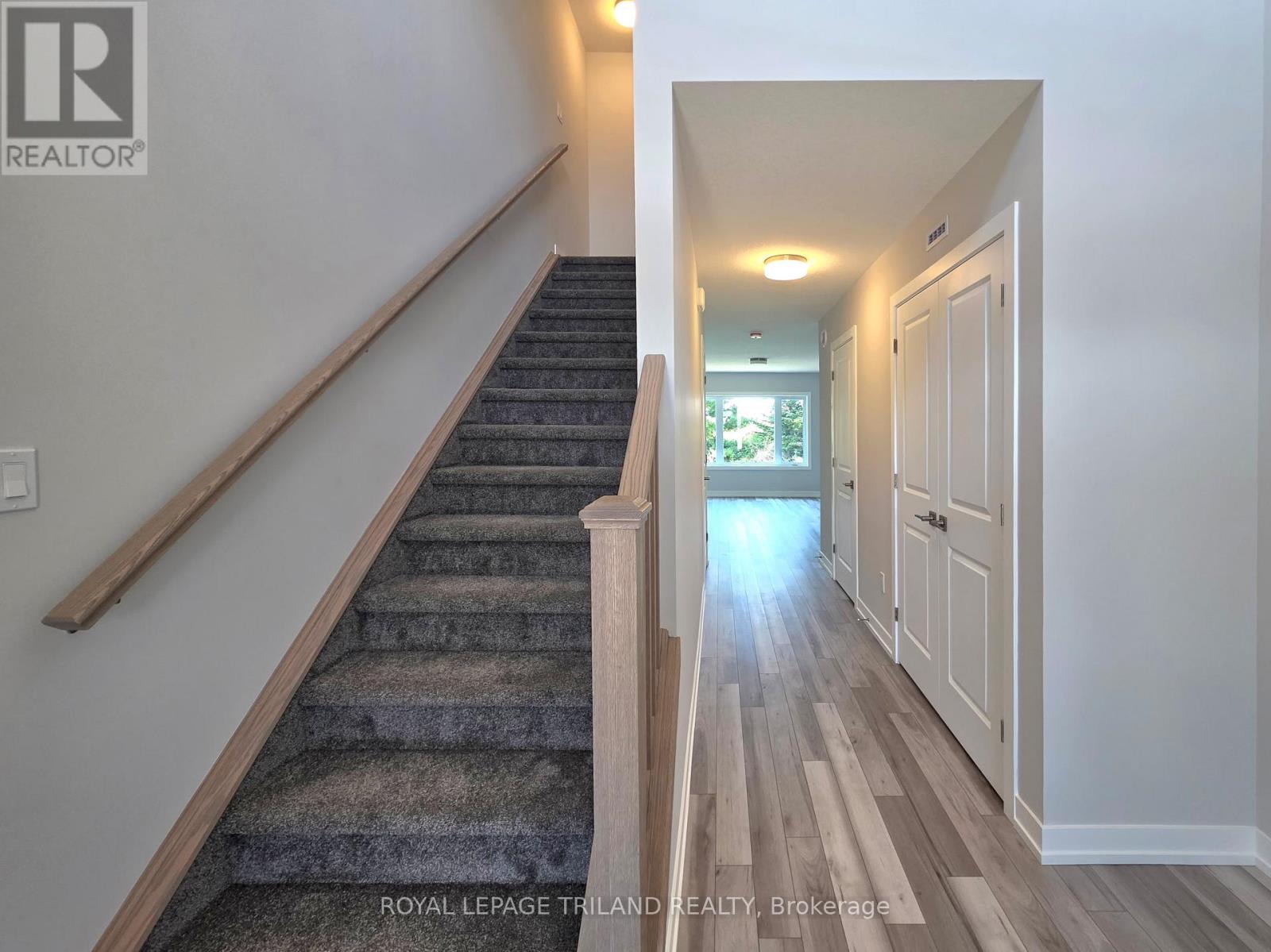 111 Styles Drive, St. Thomas, Ontario  N5R 0N8 - Photo 2 - X12641822