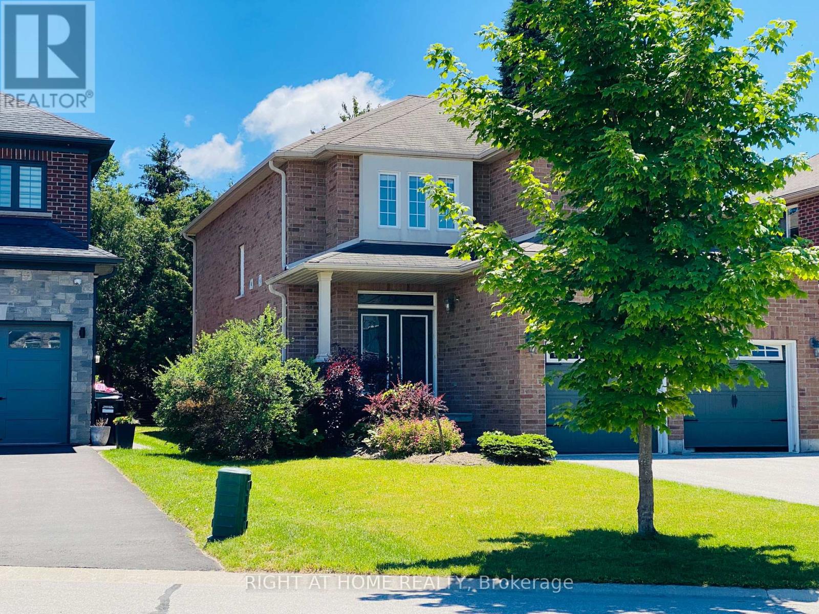 35 AUBURN COURT, Barrie, Ontario
