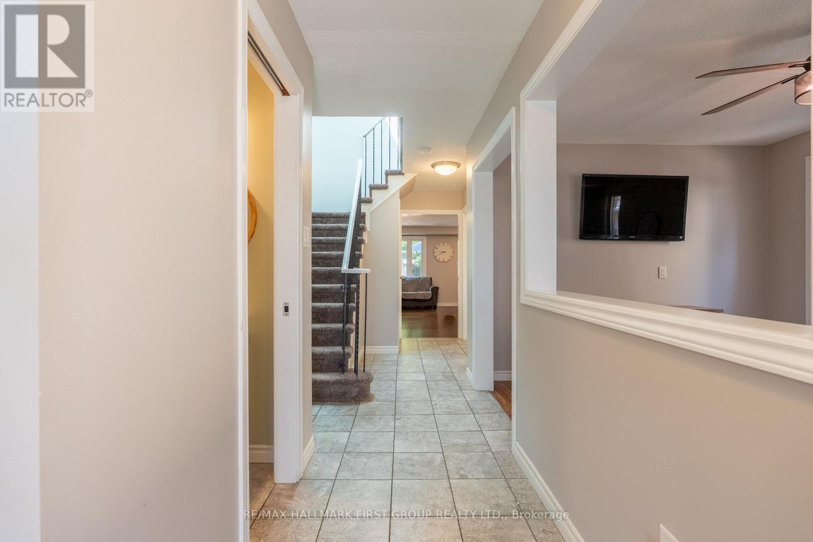 683 Grandview Drive, Oshawa, Ontario  L1H 7V9 - Photo 4 - E13503562