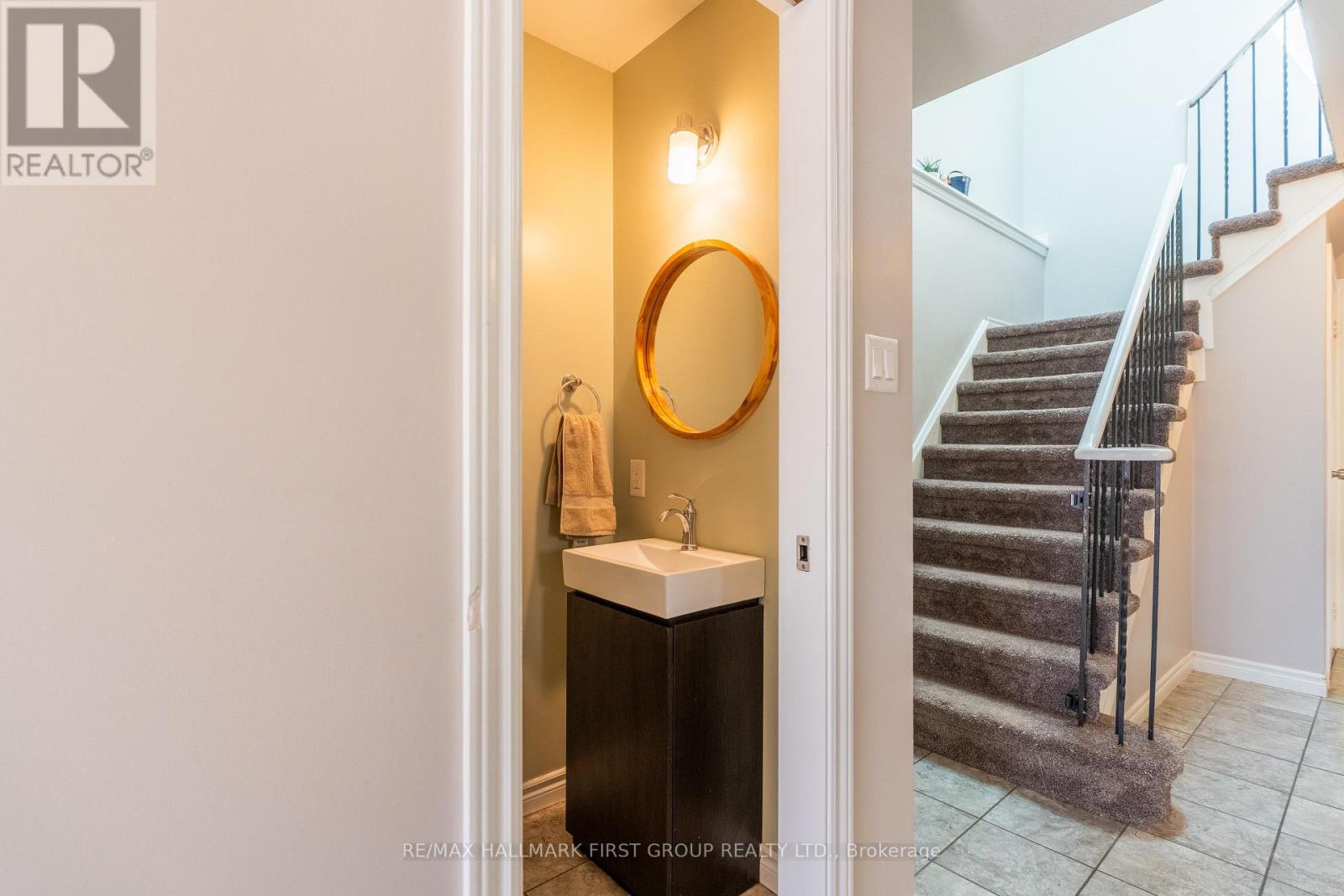 683 Grandview Drive, Oshawa, Ontario  L1H 7V9 - Photo 6 - E13503562