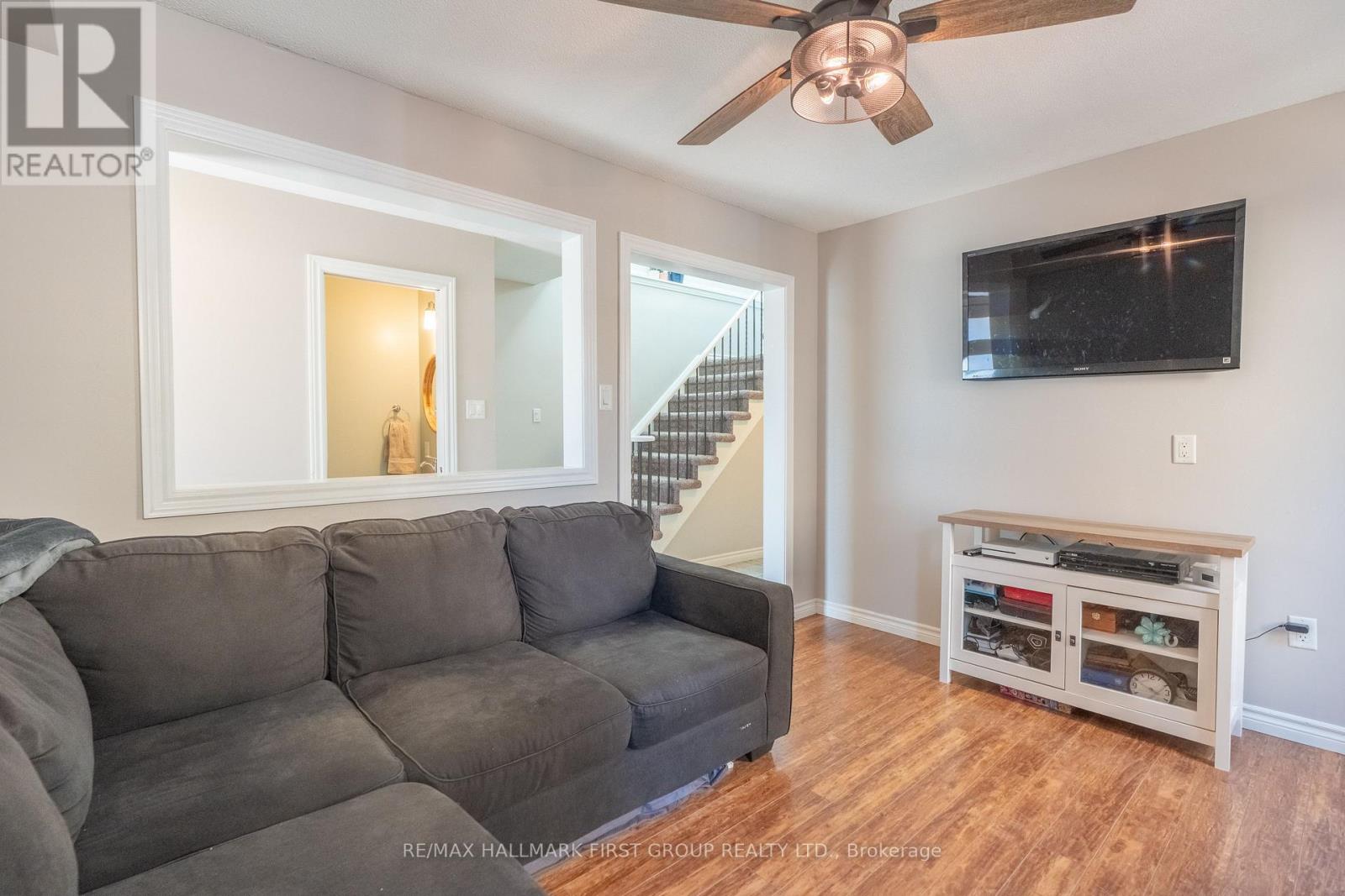 683 Grandview Drive, Oshawa, Ontario  L1H 7V9 - Photo 8 - E13503562