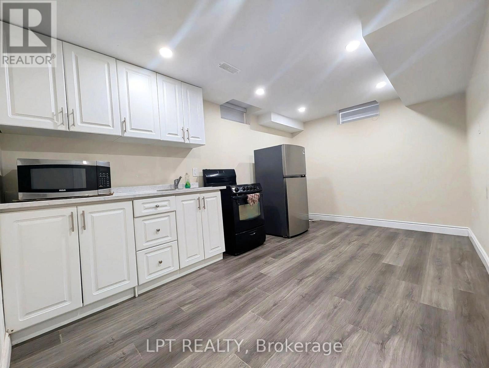 22 Dufay Road, Brampton, Ontario  L7A 4A1 - Photo 18 - W13503606