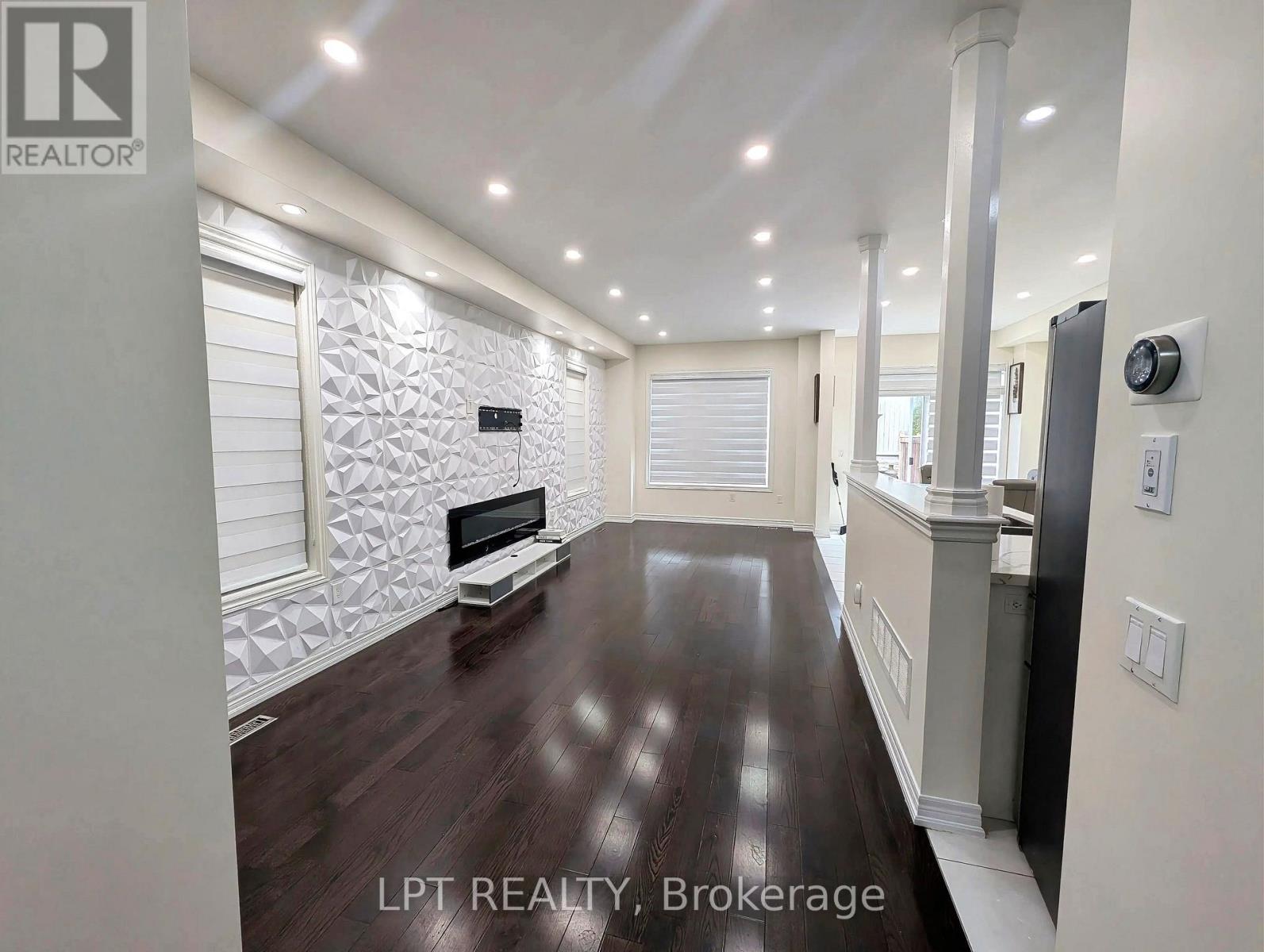 22 Dufay Road, Brampton, Ontario  L7A 4A1 - Photo 4 - W13503606