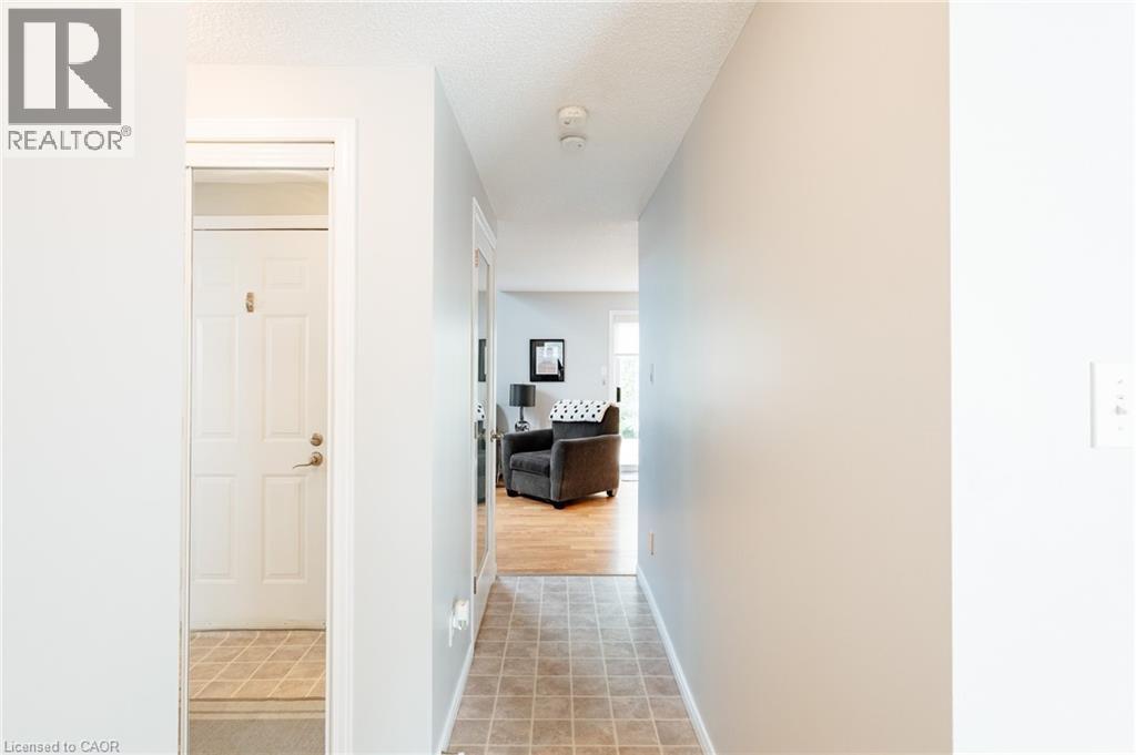 560 Penny Lane, Waterloo, Ontario  N2T 2L3 - Photo 3 - 40842170