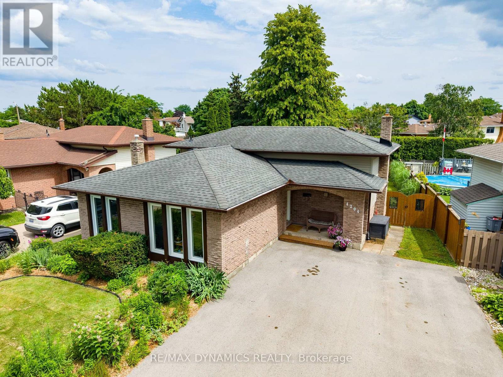 4204 Brookdale Drive, Niagara Falls, Ontario L2H 2B5 - Photo 1 - X13503676