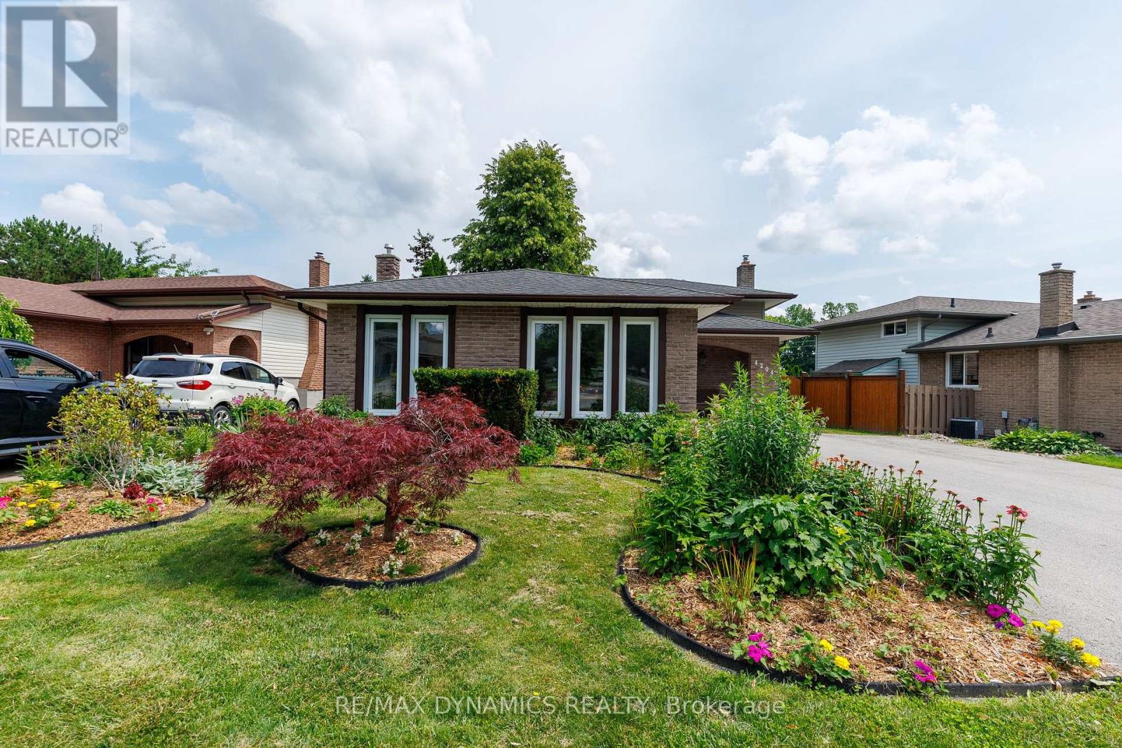 4204 Brookdale Drive, Niagara Falls, Ontario L2H 2B5 - Photo 2 - X13503676