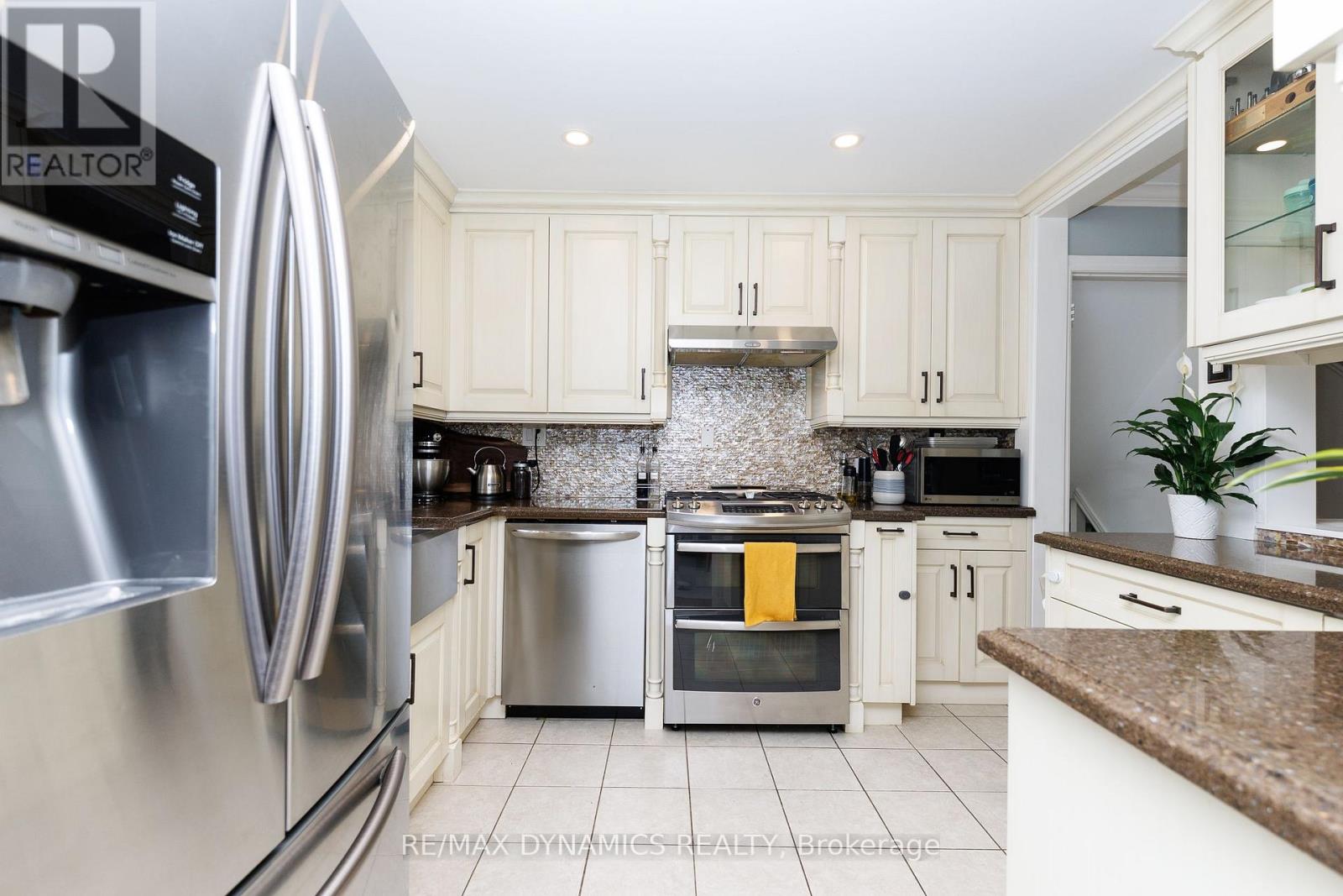 4204 Brookdale Drive, Niagara Falls, Ontario L2H 2B5 - Photo 5 - X13503676