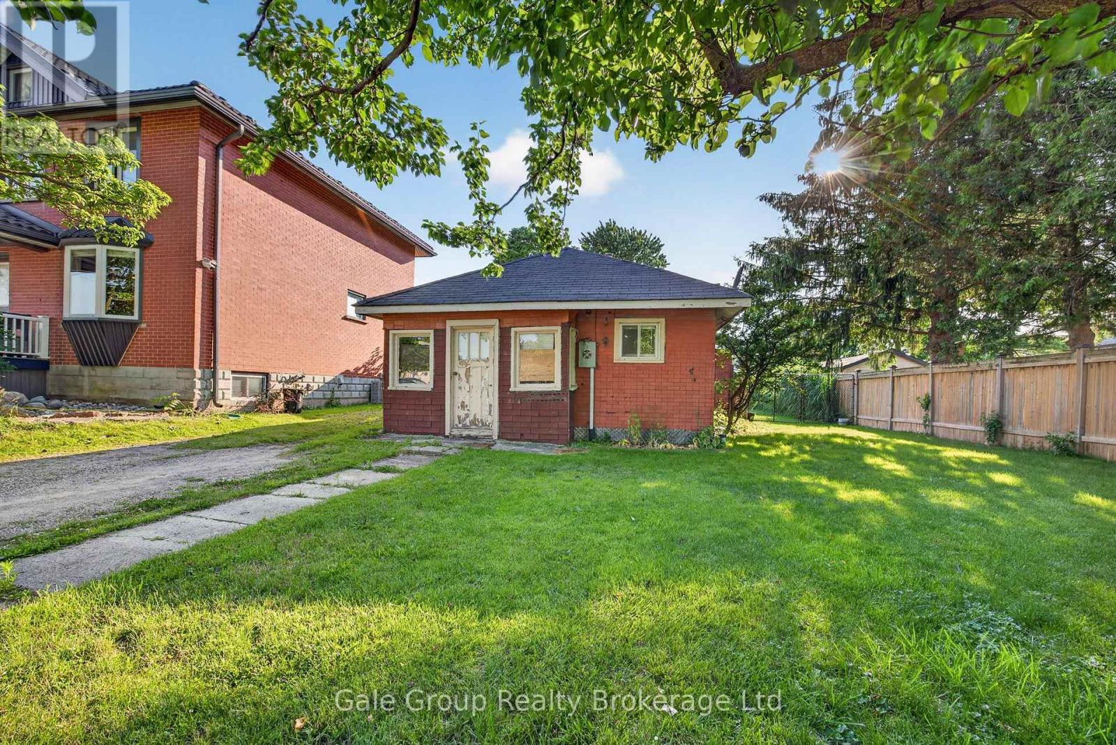 15 Fidler Avenue, Woodstock, Ontario  N4S 7J1 - Photo 1 - X13503654