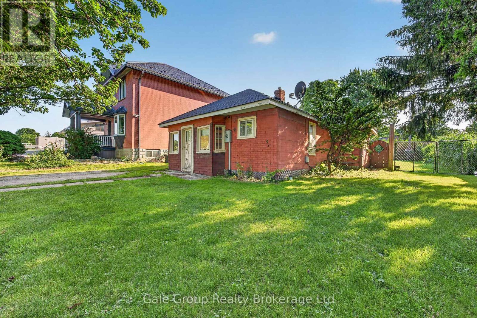 15 Fidler Avenue, Woodstock, Ontario  N4S 7J1 - Photo 2 - X13503654