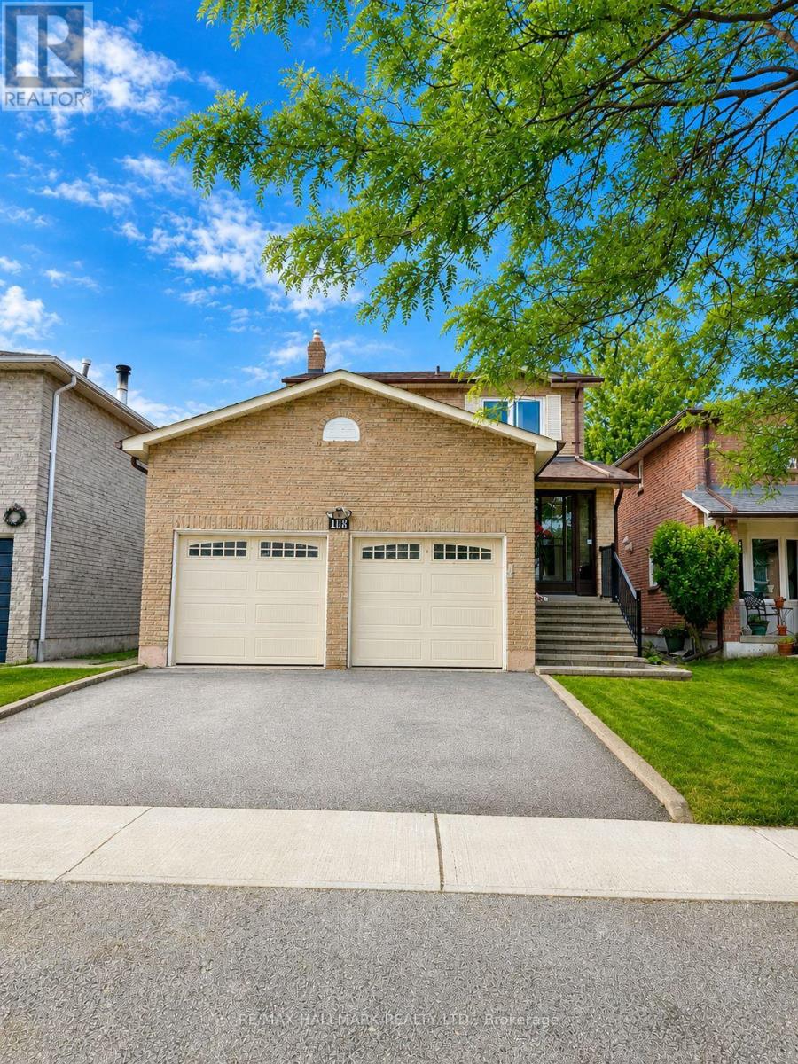 108 WINTER GARDENS TRAIL, Toronto, Ontario