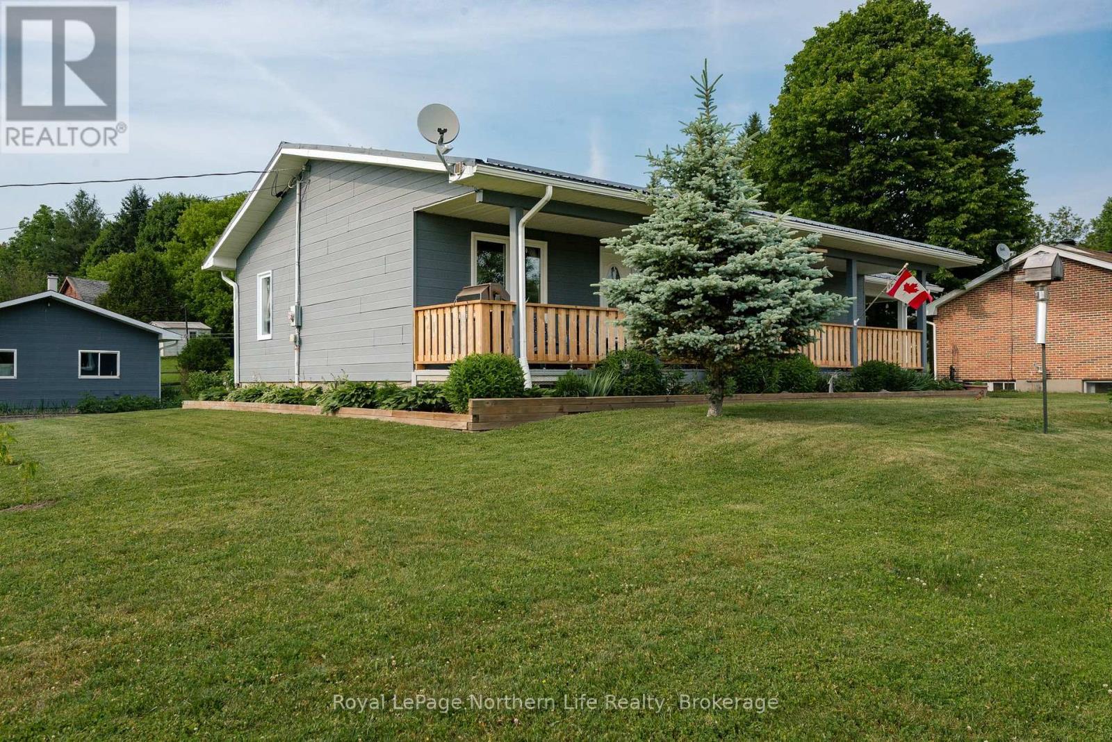 12 Valley View Drive E, Powassan, Ontario  P0H 1Z0 - Photo 2 - X13503722
