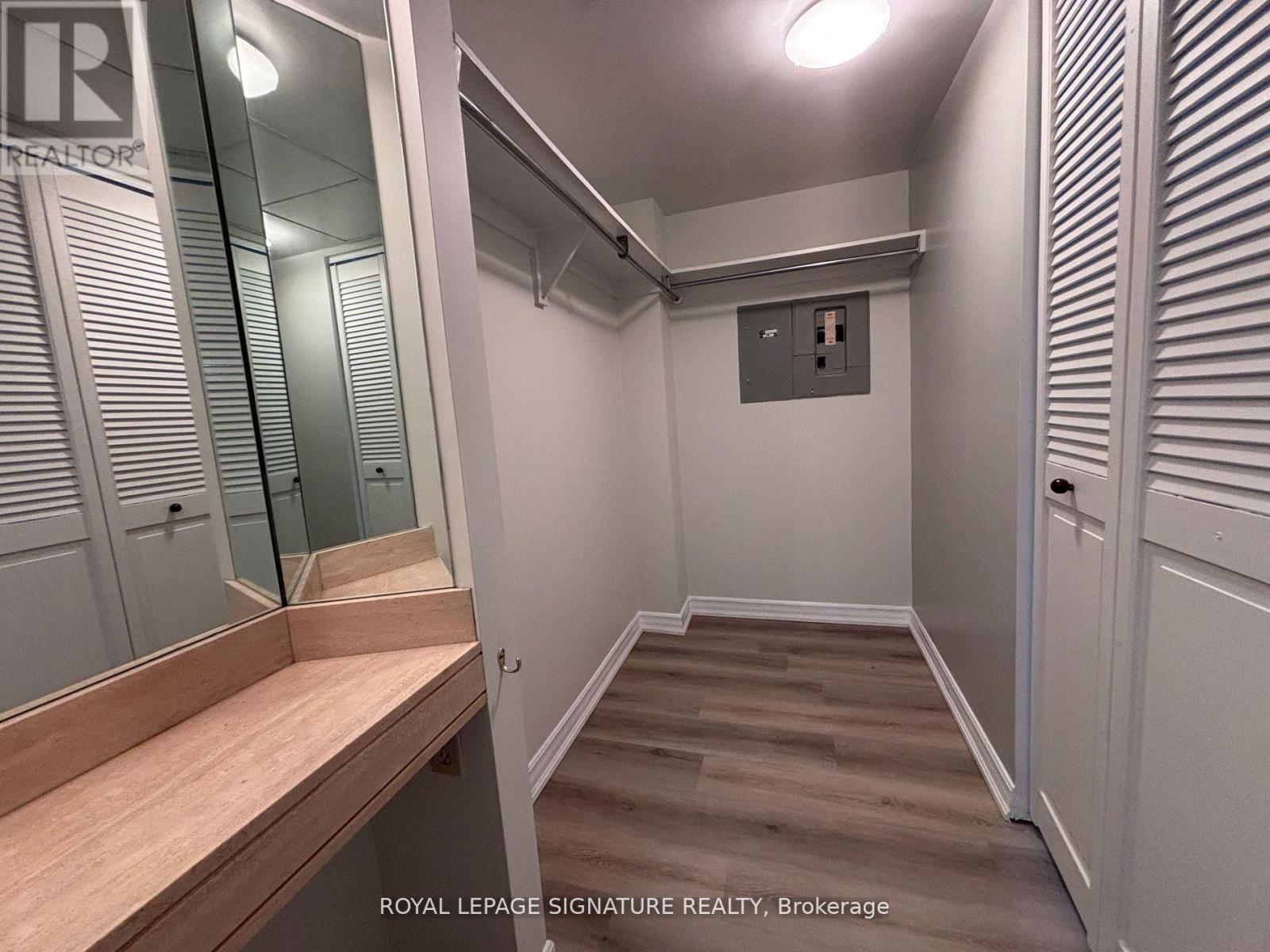 1409 - 65 Harbour Square, Toronto, Ontario  M5J 2L4 - Photo 16 - C13503724