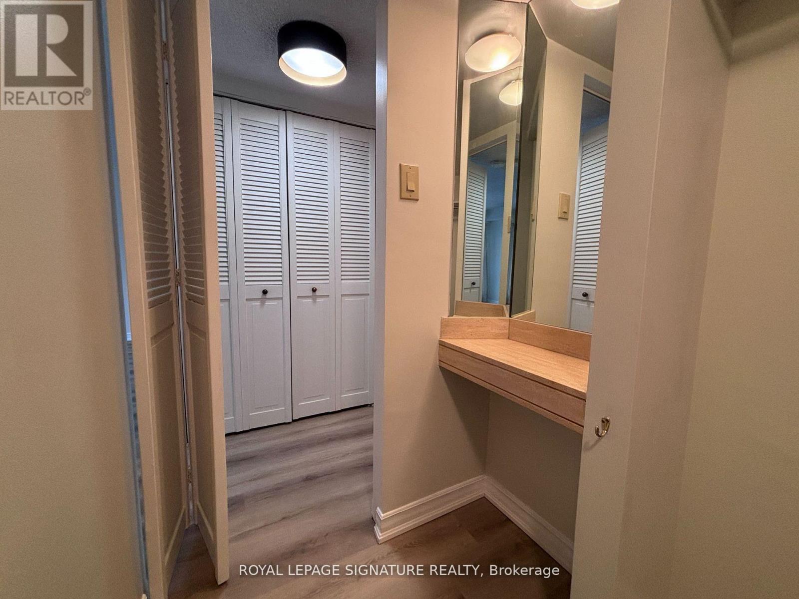 1409 - 65 Harbour Square, Toronto, Ontario  M5J 2L4 - Photo 17 - C13503724
